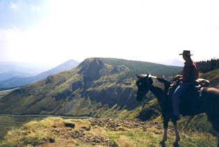 tourisme questre auvergne margeride